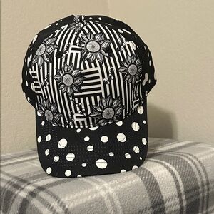 Black and White Sunflower Cap